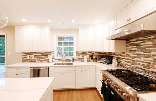Annandale Casa | Luxury 4-6 Bedroom House with Movie Theater