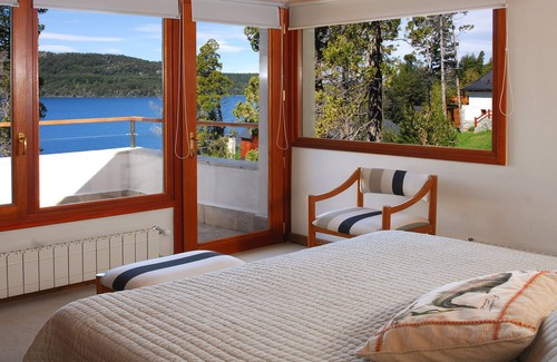 San Carlos de Bariloche Casa | Luxury 4 Bedroom House with Hot Tub HV6