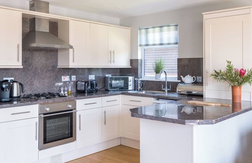 Winnard's Perch Cabina | Luxury 4 Bed Lodge, Retallack Resort near Padstow