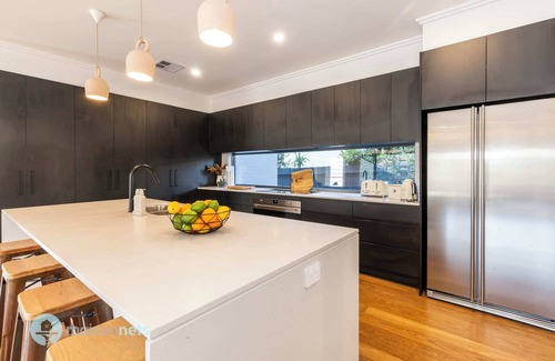 Manly Vale Casa | Luxury 4 Bed Sydney Home Close to Manly Beach