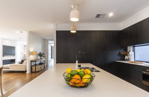 Manly Vale Casa | Luxury 4 Bed Sydney Home Close to Manly Beach