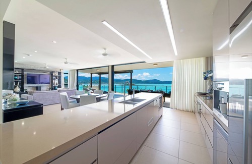 Airlie Beach Apartamento | Luxury 4 Bedroom, 4.5 Bath Whitsunday Penthouse Apartment with ocean views