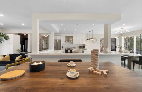 Richmond Hill Casa | Luxury 4-Bedroom Spa Getaway Villa - HotTub/Sauna/Pool Table/EV(separate loft)