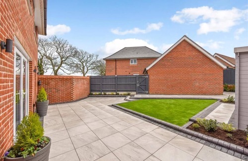 Waterlooville Casa | Luxury 4 Bedroom Detached House