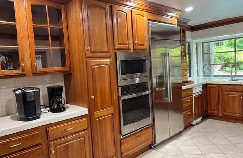 Porter Ranch Casa | Luxury 4-bedroom house in welcoming Los Angeles with WiFi, AC and many more.