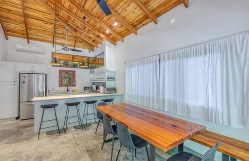 Playa Guiones Casa | Luxury 4 Bedroom Home - steps to beach in Nosara