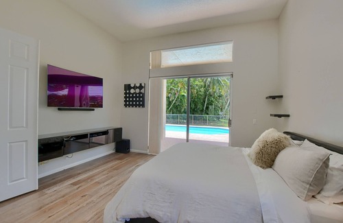 Boca Raton Casa | Luxury 4-Bedroom House in West Boca Raton in Beautiful community.