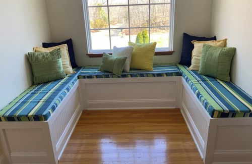 Oxford Casa | Luxury 4-bedroom House with Indoor Pool & Picturesque Backyard w/Grill & Firepit