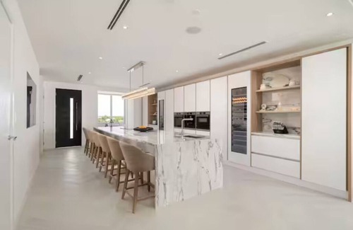 Palm Cay Condominio | Luxury 4-bedroom Oceanfront Oasis