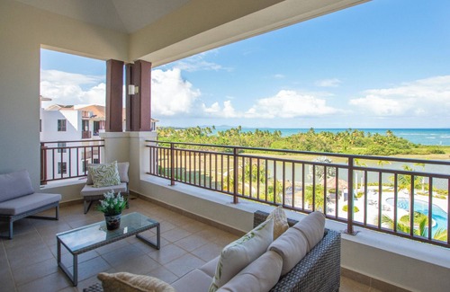 Candelero Abajo Apartamento | Luxury 4 Bedroom PH at Solarea Beach Resort