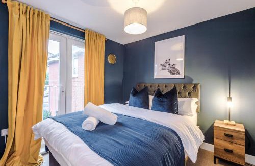 Burslem Casa | Luxury 4-bedroom Stoke Home Sleeps 10 by PureStay
