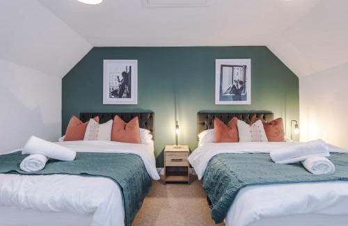 Burslem Casa | Luxury 4-bedroom Stoke Home Sleeps 10 by PureStay