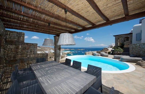 Little Venice Villa | Luxury 4 Bedroom Villa with Pool