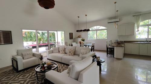 Playa Chiquita Villa | Luxury 4-Bedroom Villa with Climate Pool