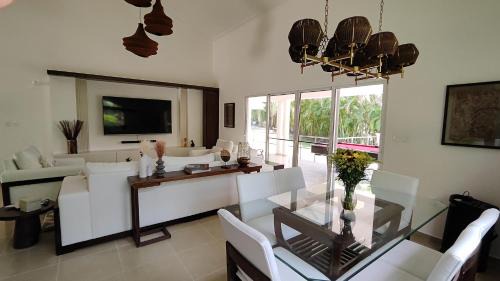 Playa Chiquita Villa | Luxury 4-Bedroom Villa with Climate Pool