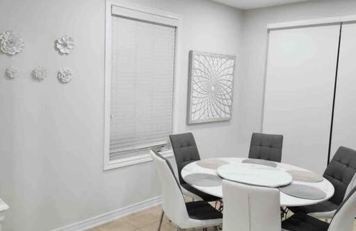 Brampton Apartamento | Luxury 4-Bedrooms Home…