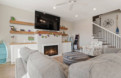 Ono Island Casa | Luxury 4 BR Home, Fido-Friendly*, Elevator, Boat Parking, Golf Cart**!