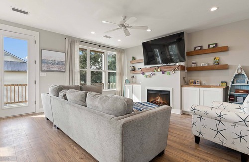 Ono Island Casa | Luxury 4 BR Home, Fido-Friendly*, Elevator, Boat Parking, Golf Cart**!