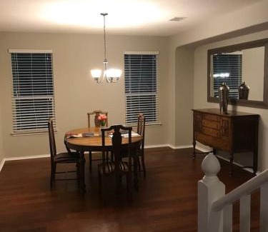 San Antonio Villa | Luxury 4 BR home with Pool near attractions (Cobbl.)