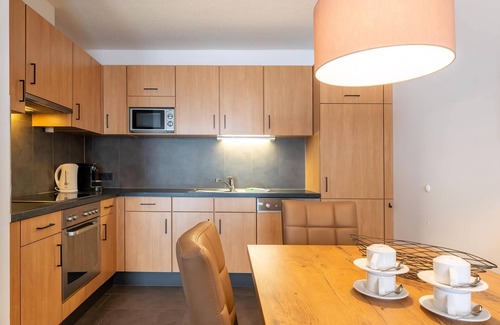 Buerserberg Apartamento | Luxury 4-person apartment in the holiday park Landal Brandnertal