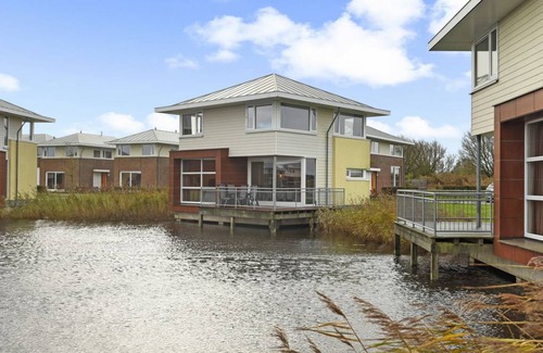 Anjum Casa | Luxury 4-person residence in the holiday park Landal Esonstad