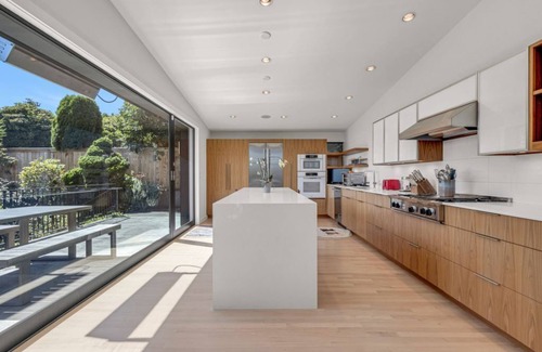 Southeast Magnolia Casa | Luxury 4000 sqft Home with Gym, Sauna, CityViews