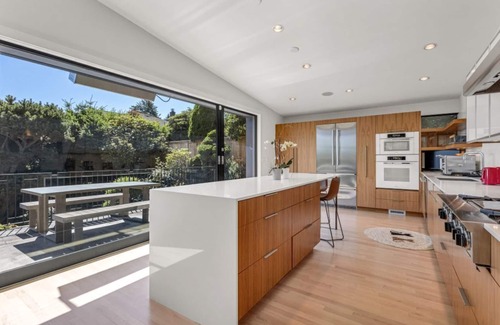 Southeast Magnolia Casa | Luxury 4000 sqft Home with Gym, Sauna, CityViews