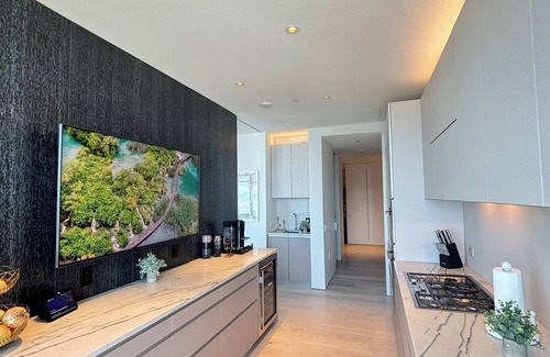 Financial District Condominio | Luxury 47th floor Condo with breathtaking views of the Bay Bridge in SF!
