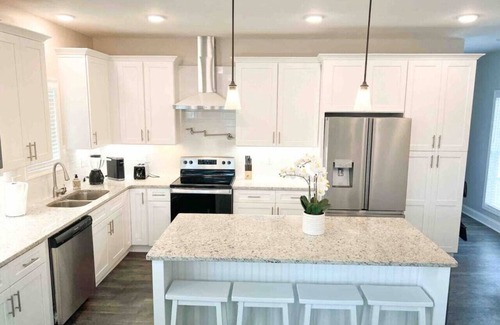Augusta Casa | Luxury 4B/4.5b Home, EV Charger, deck by MCG #5