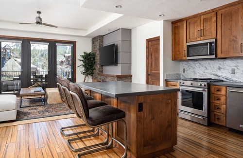 Lakeside Park Condominio | Luxury 4bdr Residence Steps From Heavenly Village 4 Bedroom Condo