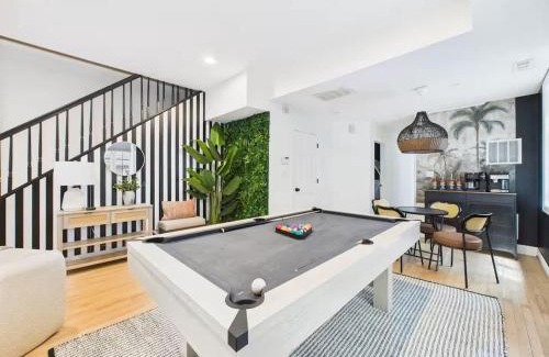West Town Apartamento | Luxury 4BR-3BA Pool Table 2 Decks & Office