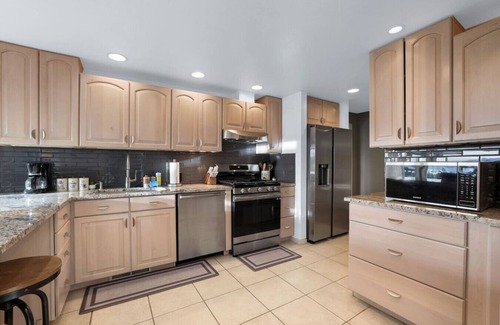 Tahoe Village Casa | Luxury 4BR | BBQ, Hot Tub & Lake Views | Sleeps 8