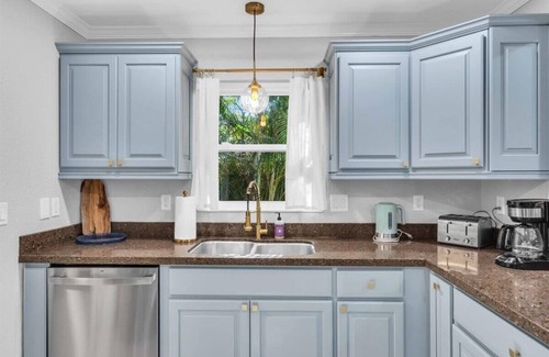Park East Casa | Luxury 4BR Pool Home Near Downtown & Lido Beach