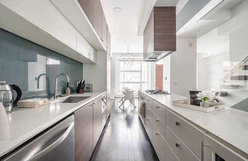Little Italy Casa | Luxury 4BR Townhouse in Downtown Toronto