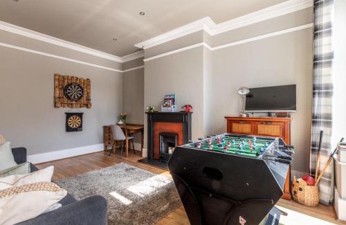 Eltham Casa | Luxury 5-Bed Home w Cinema Games Room Garden Pass the Keys