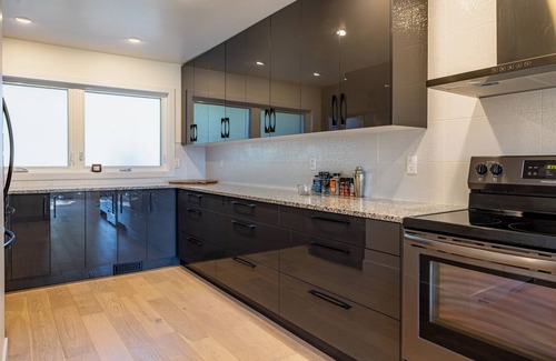 London Casa | Luxury 5-Bed London Retreat: Hot Tub & Sauna + Prime Location, Ultimate Comfort!