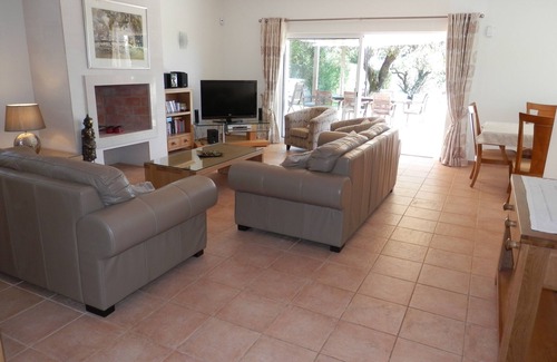 Vila Real Santo Antonio Villa | Lujosa villa independiente con 5 habitaciones, piscina y vista al mar