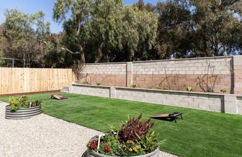 La Jolla Heights Casa | Luxury 5-Bedroom Family Home in La Jolla minutes to the Ocean Sleeps 14