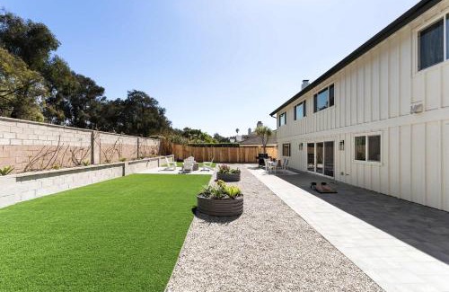La Jolla Heights Casa | Luxury 5-Bedroom Family Home in La Jolla minutes to the Ocean Sleeps 14