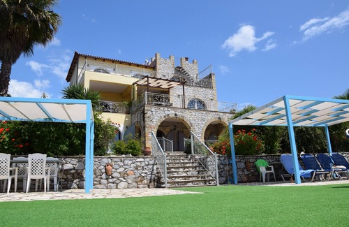 Avia Villa | Villa de lujo de 5 dormitorios, piscina privada, aire acondicionado. Espectaculares vistas al mar.