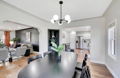 Minneapolis Casa | Luxury 5-Bedroom Home, Mins from Downtown Minneapolis