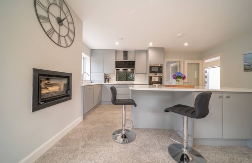 Ahakista Casa | Luxury 5 bedroom home with outdoor jacuzzi and indoor sauna