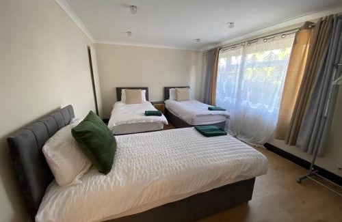 Milton Keynes Apartamento | Luxury 5 Bedrooms House in Milton Keynes