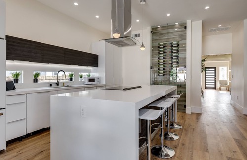 Valley Glen Casa | Luxury 5-bedrooms villa in pool in Los Angeles