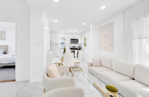 Bryn Mawr Casa | Luxury 5 BR 2BA Apt NYC Sleeps 16 with Free Parking!