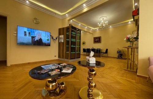 Garden City Apartamento | Luxury 5-Star Stay in Cairo Downtown Garden City - Steps from the Nile & All Top Attractions