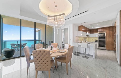 Bal Harbour Condominio | Luxury 5 Stars – Oceanfront Stay for 4 w/ World-class Amenities