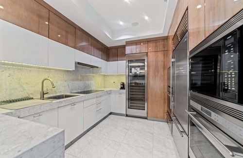 Bal Harbour Condominio | Luxury 5 Stars – Oceanfront Stay for 4 w/ World-class Amenities