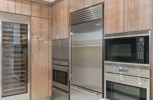 Bal Harbour Condominio | Luxury 5 Stars – Oceanfront Stay for 4 w/ World-class Amenities