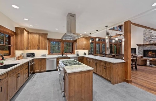 Cle Elum Cabina | Luxury 5 Suite Suncadia Golf Course Hm w Hot Tub, Sauna, Game & Theater Level